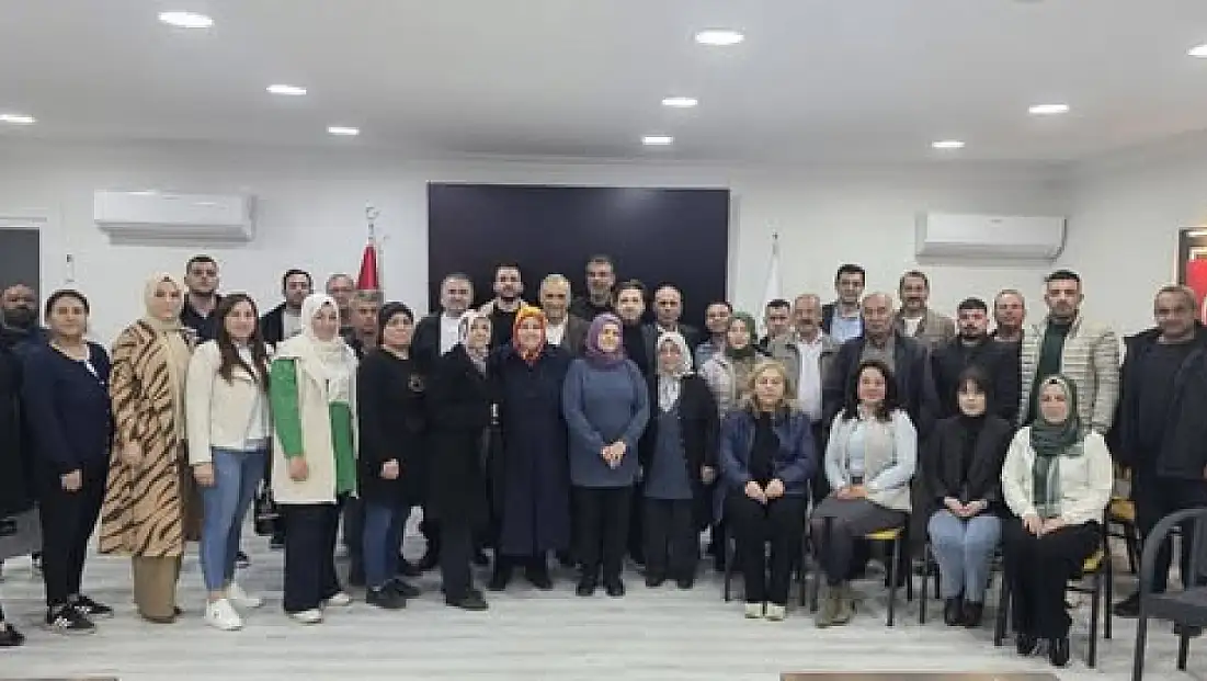 AK Parti Tire’de Mahalle Başkanları Toplantısı Gerçekleştirildi