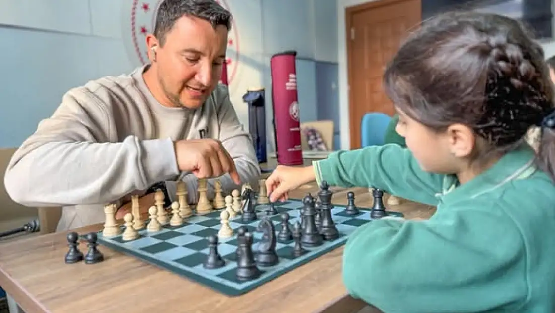 Bayındır Gençlik Merkezi’nde satranç eğitimlerine yoğun ilgi