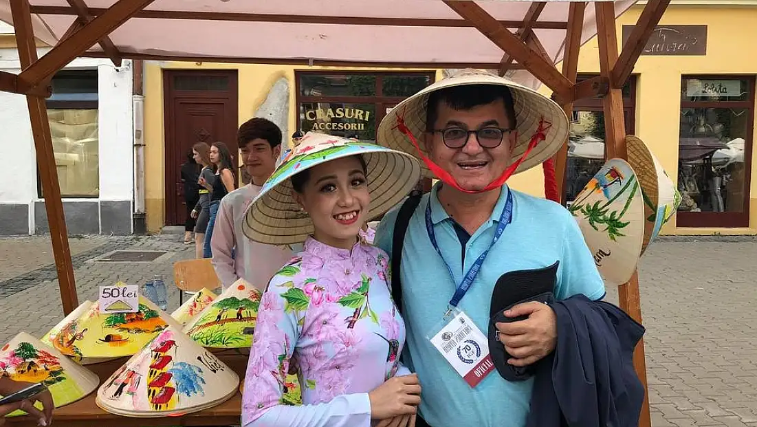 ‘Bırakınız herkes şiir yazsın’