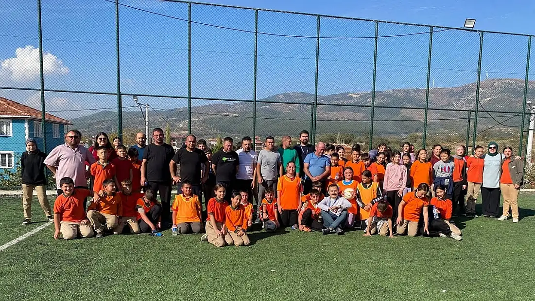 Kiraz’da Babalar ve Oğullar Sahada Buluştu