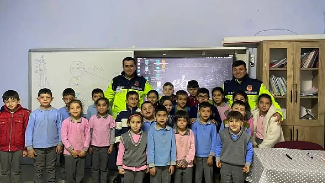Kiraz’da Öğrencilere Trafik Güvenliği Eğitimi Verildi