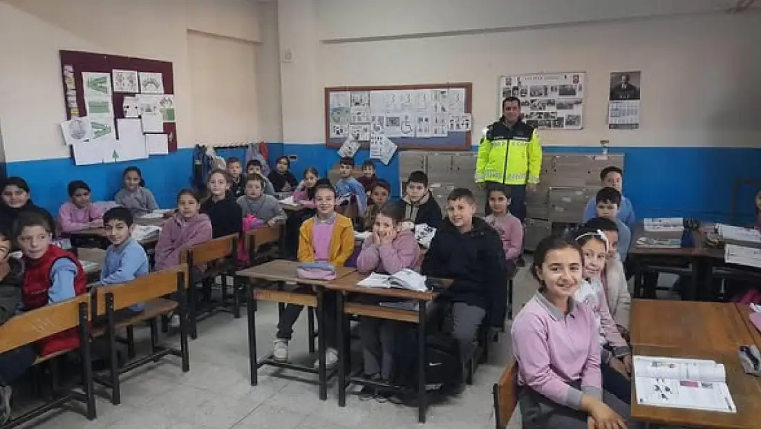 KİRAZ’DA ÖĞRENCİLERE TRAFİK GÜVENLİĞİ EĞİTİMİ VERİLDİ