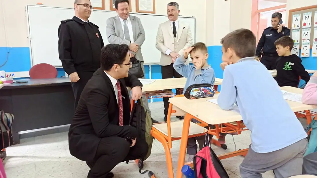 Kiraz Kaymakamı Karahan’dan Okul Ziyareti