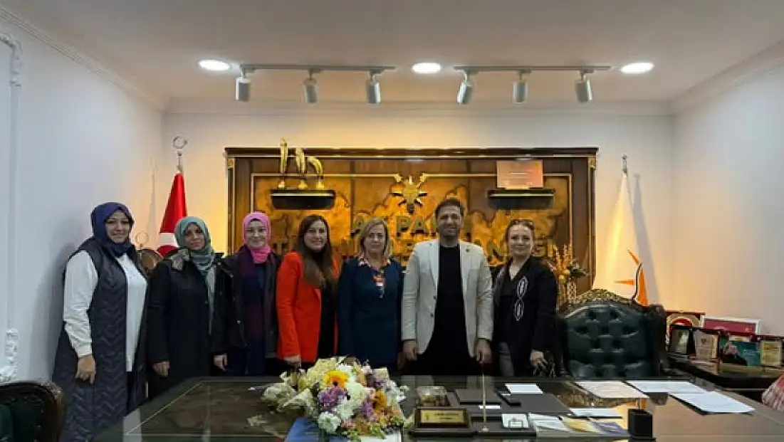 AK Parti İzmir Kadın Kolları İl Başkanı Emel Dalkıran Tire’de kadın çiftçilerle buluştu