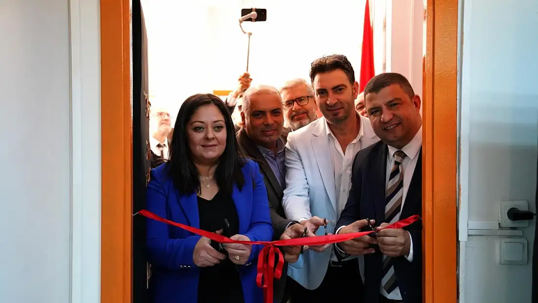 Cumhuriyet’in 102. Yılına Özel “Yadigâr” Sergisi Tire’de Açıldı