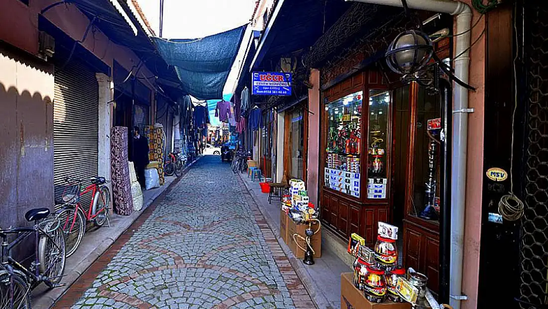 “Müşteri Yok, Hizmet Yok, Yük Var”: Ayakkabıcılar Çarşısı’nda Kriz Derinleşiyor