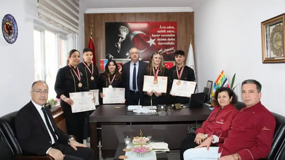 Ödemiş’in Gururu Genç Şefler, Müdür Desticioğlu ile Bir Araya Geldi