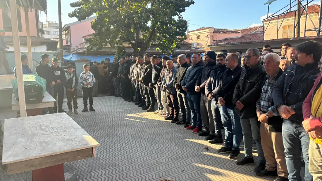 Ödemiş, Sevilen İsim Özgür Çapacı’yı Son Yolculuğuna Uğurladı