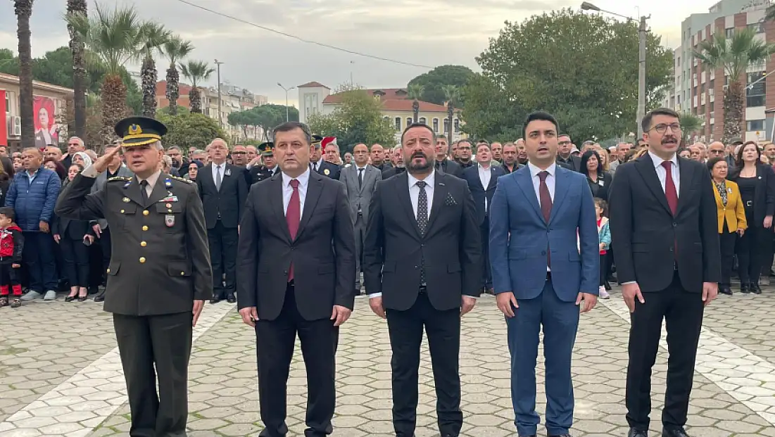 ÖDEMİŞ’TE 10 KASIM ATATÜRK’Ü ANMA PROGRAMI HÜKÜMET KONAĞI ÖNÜNDE BAŞLADI