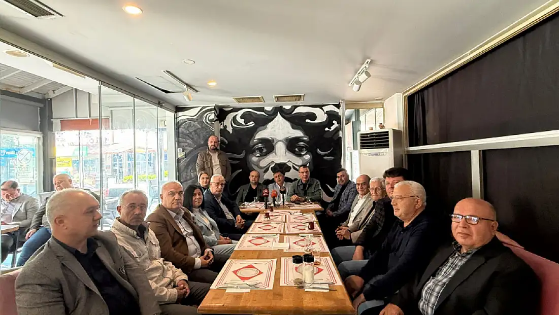 ÖDEMİŞ’TE TAŞINMAZ SATIŞLARINA CUMHUR İTTİFAKI’NDAN TEPKİ: “ELİMİZDEKİ DEĞERLER UÇUP GİDER”