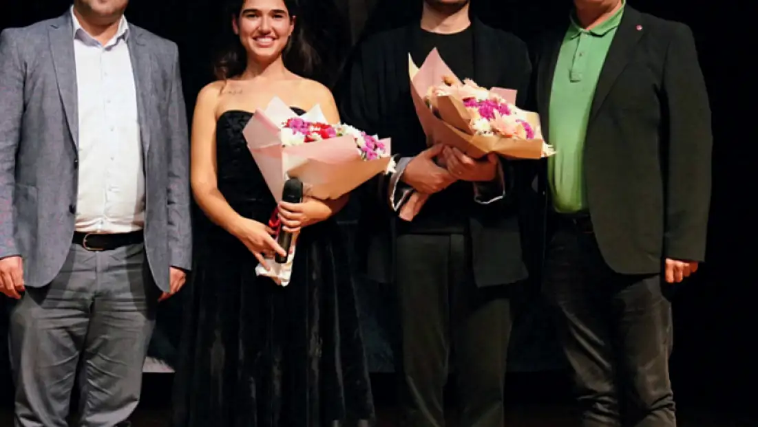 Cumhuriyet Konseri: “Batıdan Doğuya Ezgiler” Tire'de Büyük Beğeni Topladı