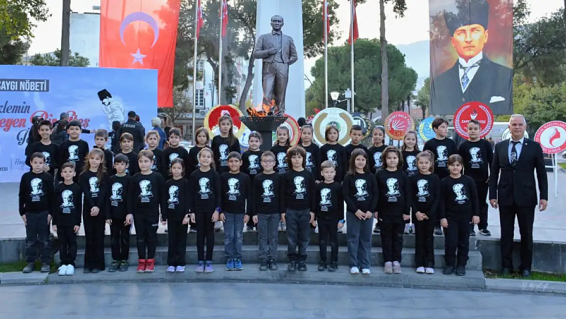 Tire’de Ata’ya Saygı Nöbeti Gün Boyu Sürdü