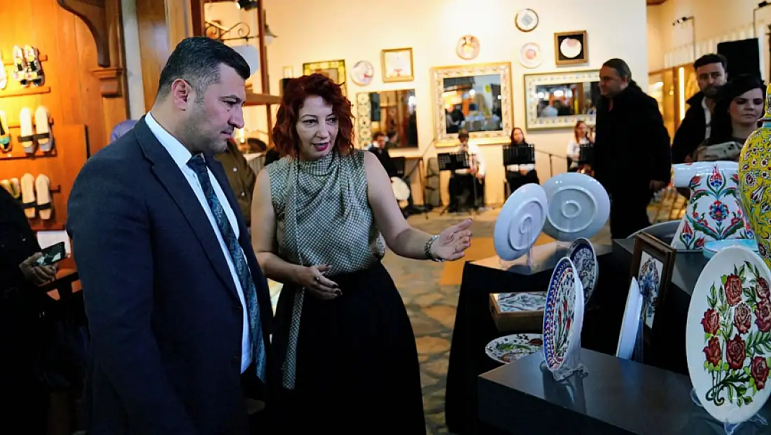 Tire Kent Müzesi’nde Rengarenk Çini Sergisi