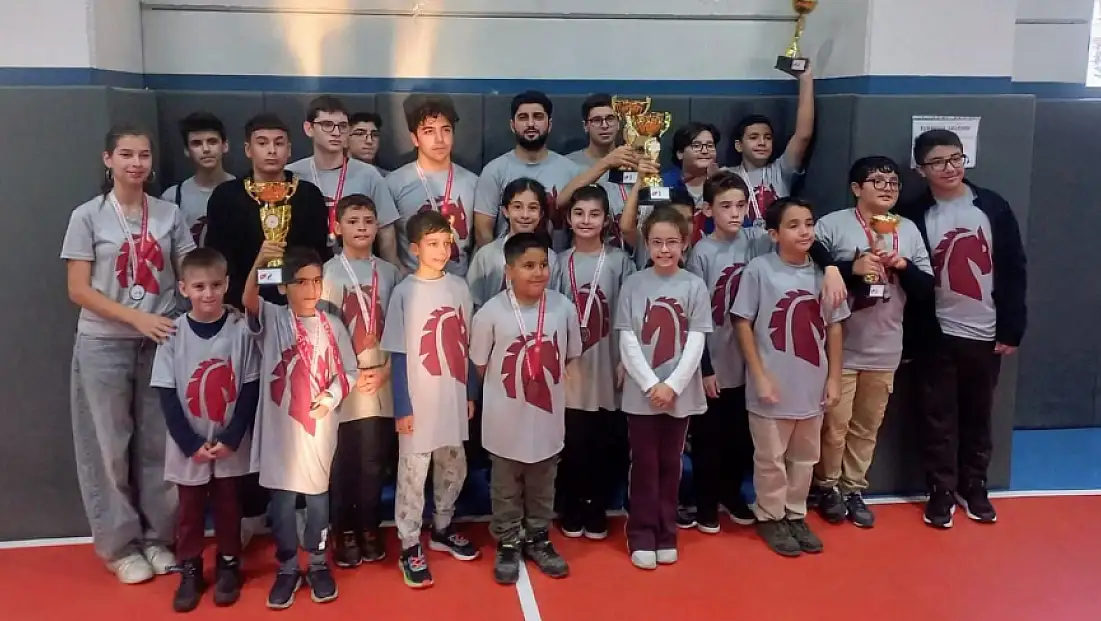 Truva Akademi’nin Minik Satranç Ustalarından Büyük Başarı