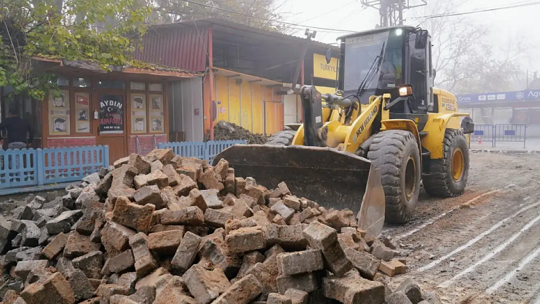 Yeniçiftlik’te Beklenen Yol Yenileme Çalışması Başladı