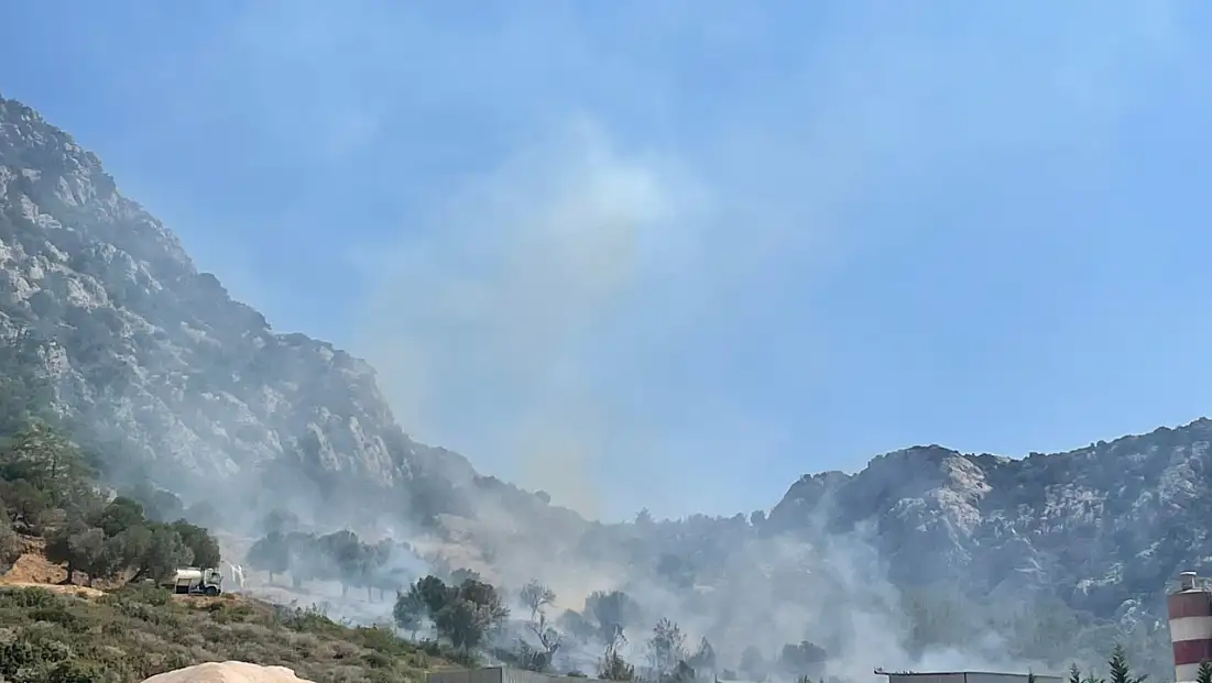 Mordoğan’da Patlama Sonrası Yangın: Müdahale Havadan ve Karadan Sürüyor