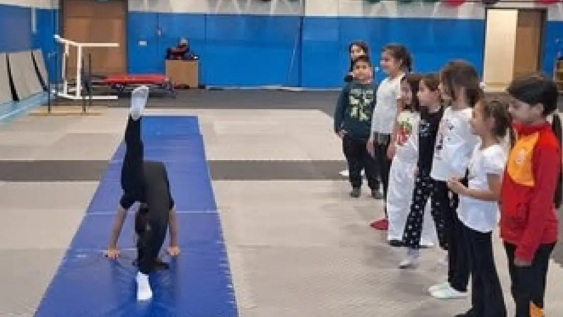 Ödemiş Gençlik Merkezi’nde Cimnastik Eğitimiyle Esneklik ve Eğlence Bir Arada