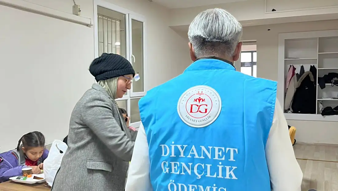 ÖDEMİŞ’TE DİYANET GENÇLİKTEN YERLİ MALI ETKİNLİĞİ