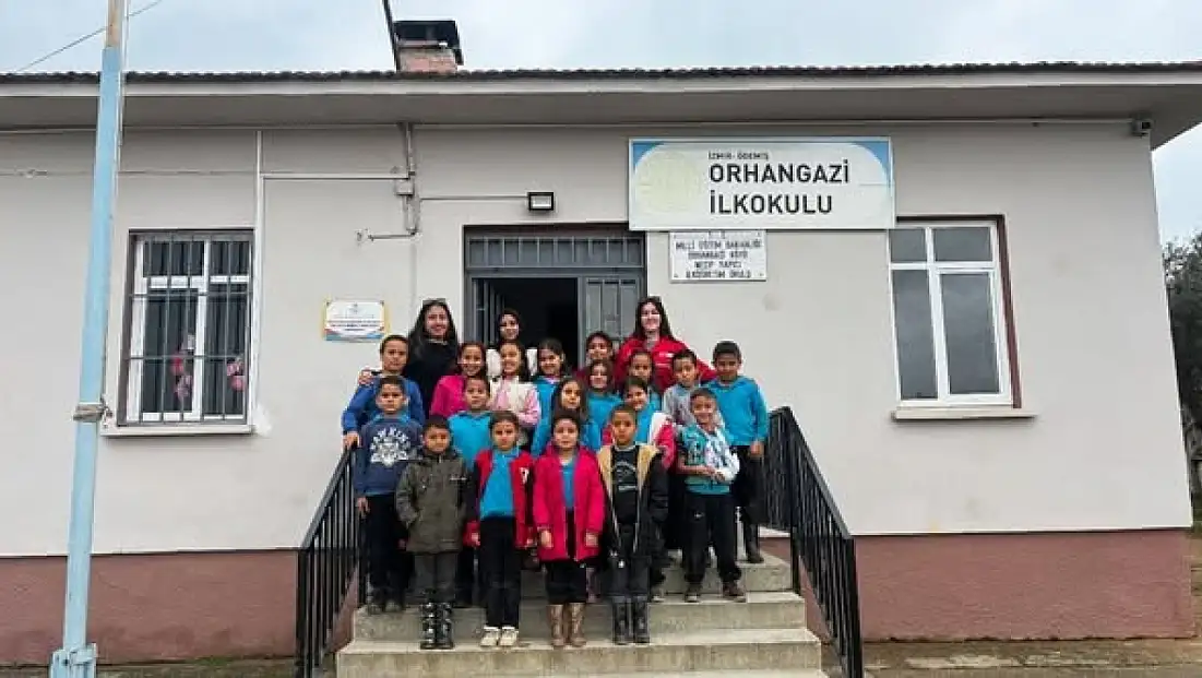 ÖDEMİŞ’TE KIZILAY’DAN YILBAŞI NEŞESİ