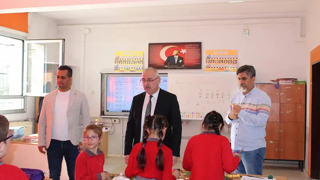 Öğrencilerin İsteklerini Dinledi: İlçe Millî Eğitim Müdürü Yolüstü İlkokulu’nda