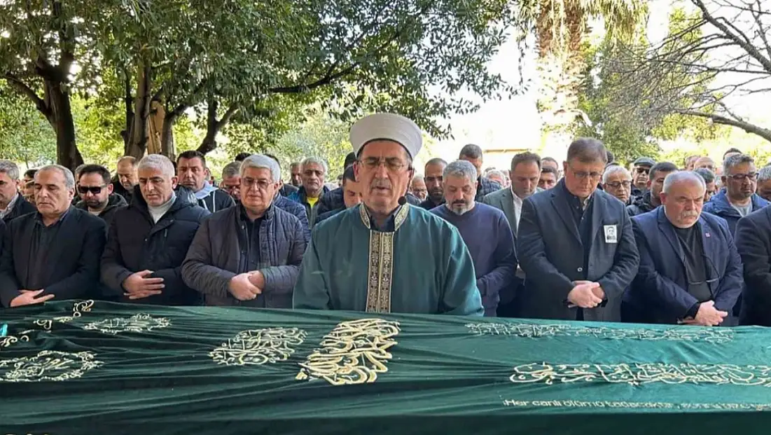 Prof. Dr. Orhan Ekren Son Yolculuğuna Uğurlandı