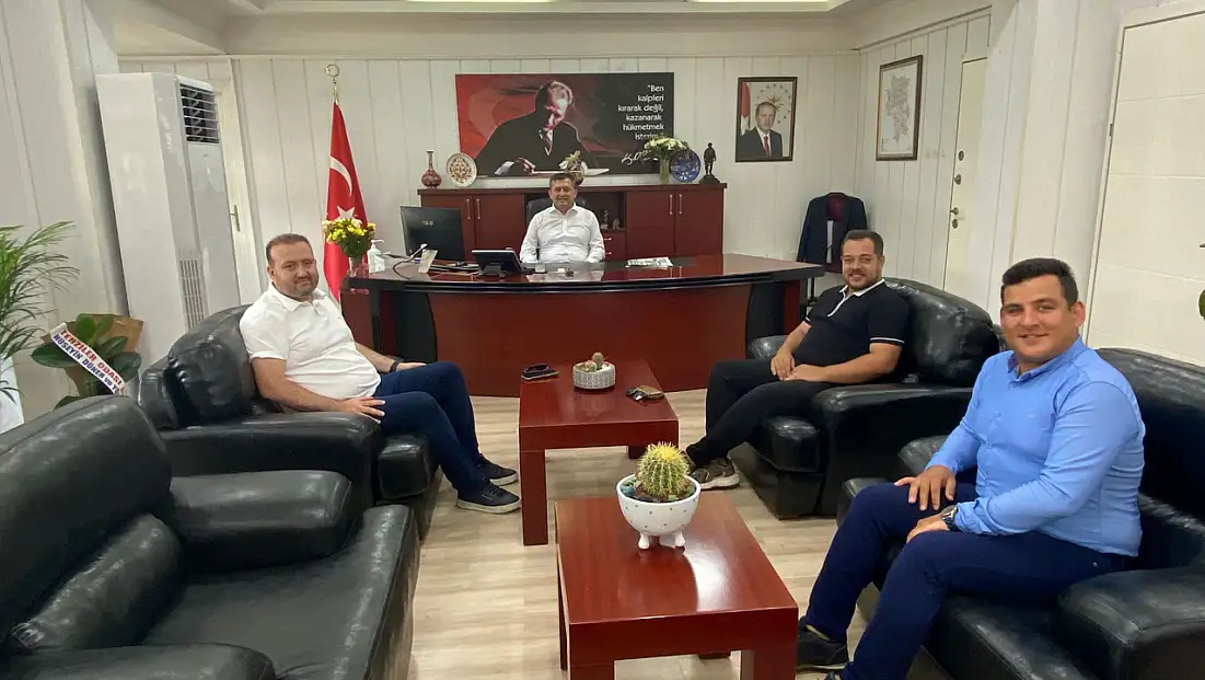 TV9, ARİS MEDYA VE KÜÇÜK MENDERES GAZETESİ EKİBİNDEN YENİ KAYMAKAMA ZİYARET