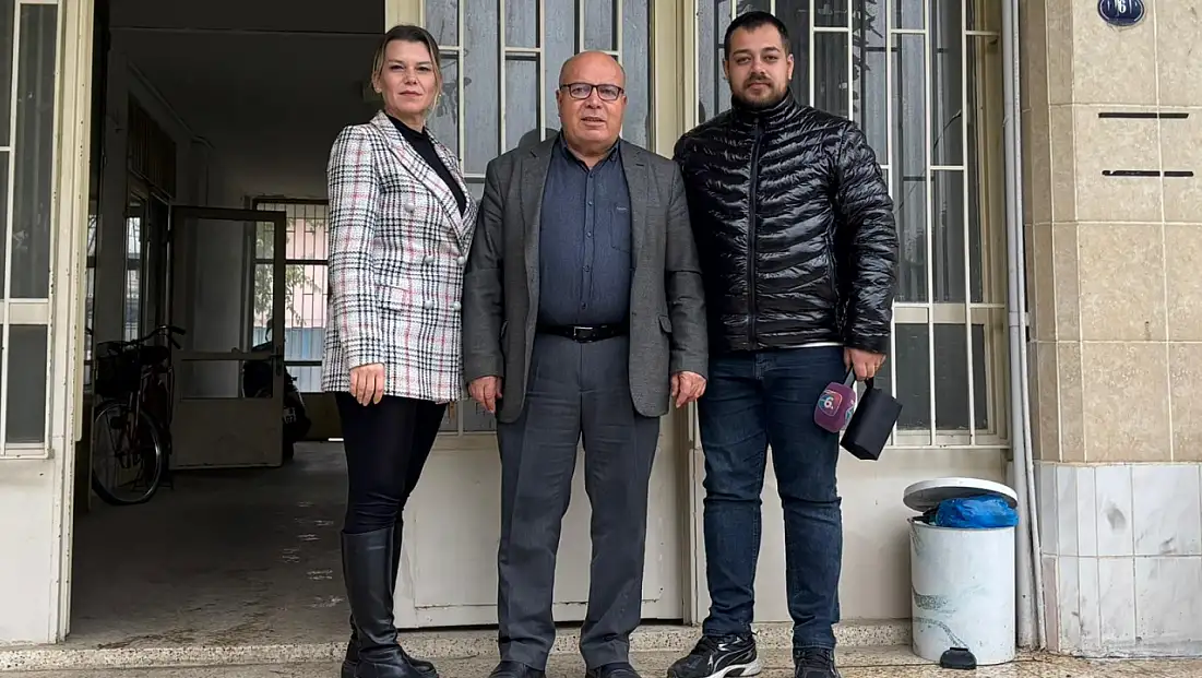 TV9 VE KÜÇÜK MENDERES GAZETESİ’NDEN ÖDEMİŞ MADENİ İŞLER, DEMİR & TORNACILAR, OTO TAMİRCİLERİ, SOĞUK DEMİRCİLER VE ELEKTRİKÇİLER ODASI BAŞKANI ALİ BOZKAN’A ZİYARET