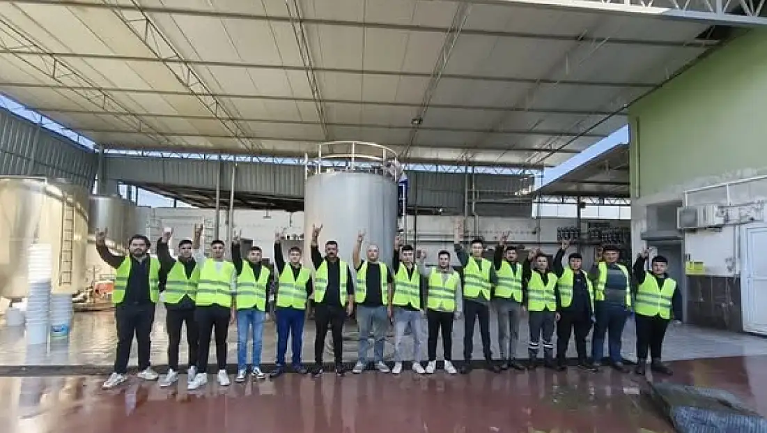 Ülkü Ocakları Ödemiş’ten İzmir İl Başkanlığı Hayvancılık Merkezine Ziyaret