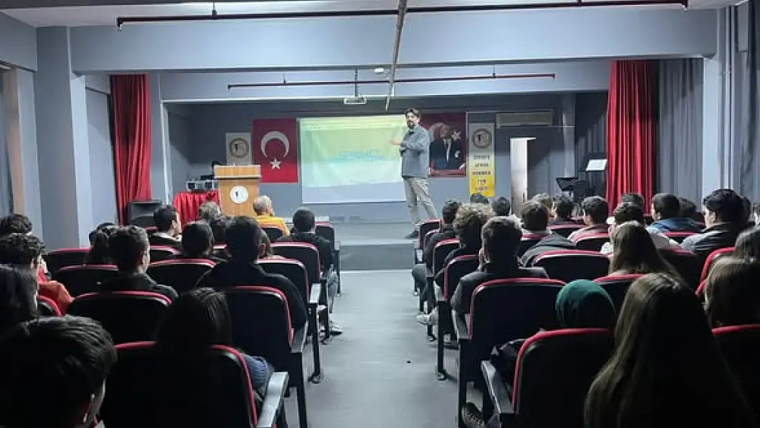 YAPAY ZEKÂ SEMİNERİ ÖĞRENCİLERİ BİLGİLENDİRDİ