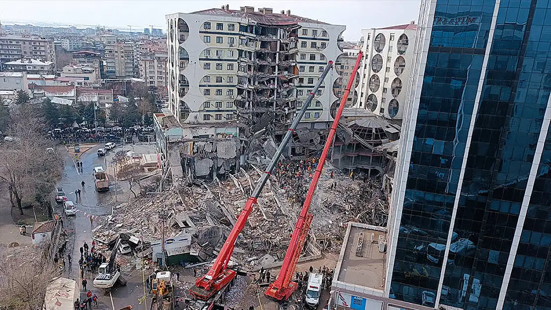 89 kişiye mezar olmuştu Galeria Sitesi soruşturmasında tutuklanan 7 kişi tahliye edildi