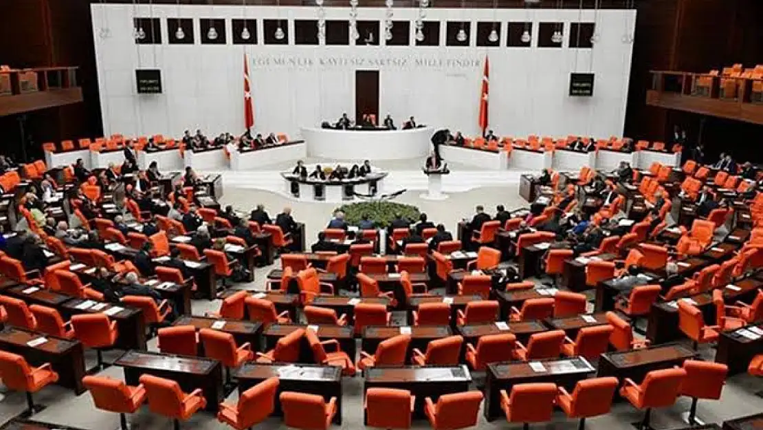 AK Parti'den Belediye Statüsünde Dönüşüm Hamlesi: Gözler Küçük İlçelere Çevrildi