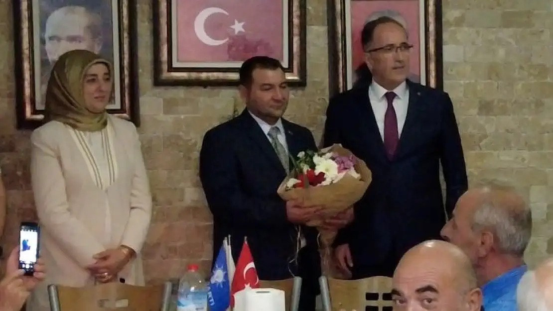 AK Parti Foça İlçe Başkanlığı’nda Ümit Arslan dönemi