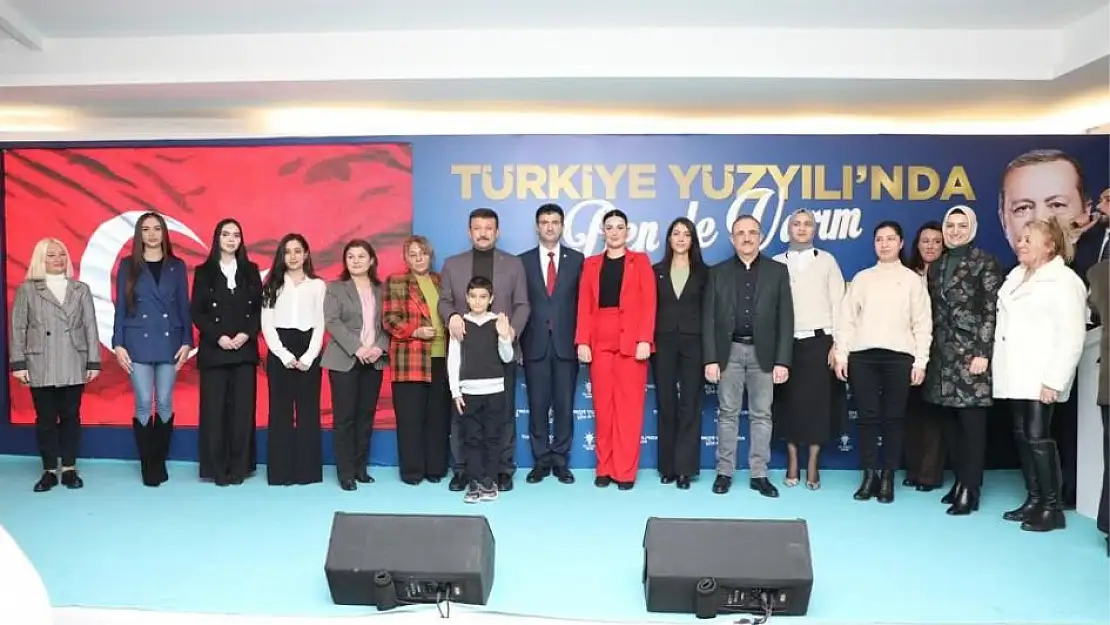 AK PARTİ İZMİR'DE ÜYE KATILIM HEYECANI