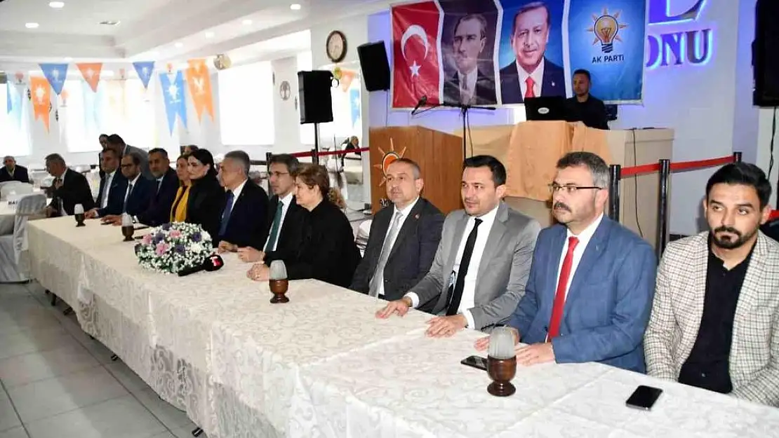 AK Parti Söke'de milletvekili adaylarını tanıttı