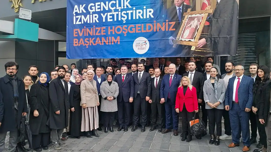 AKP Genel Sekreteri ve İzmir Milletvekili Eyyüp Kadir İnan İzmir'de