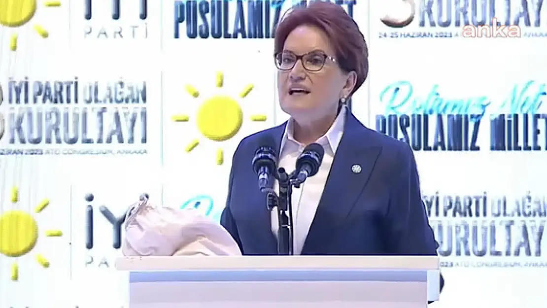 Akşener partisinin kurultayında açıklama yapıyor