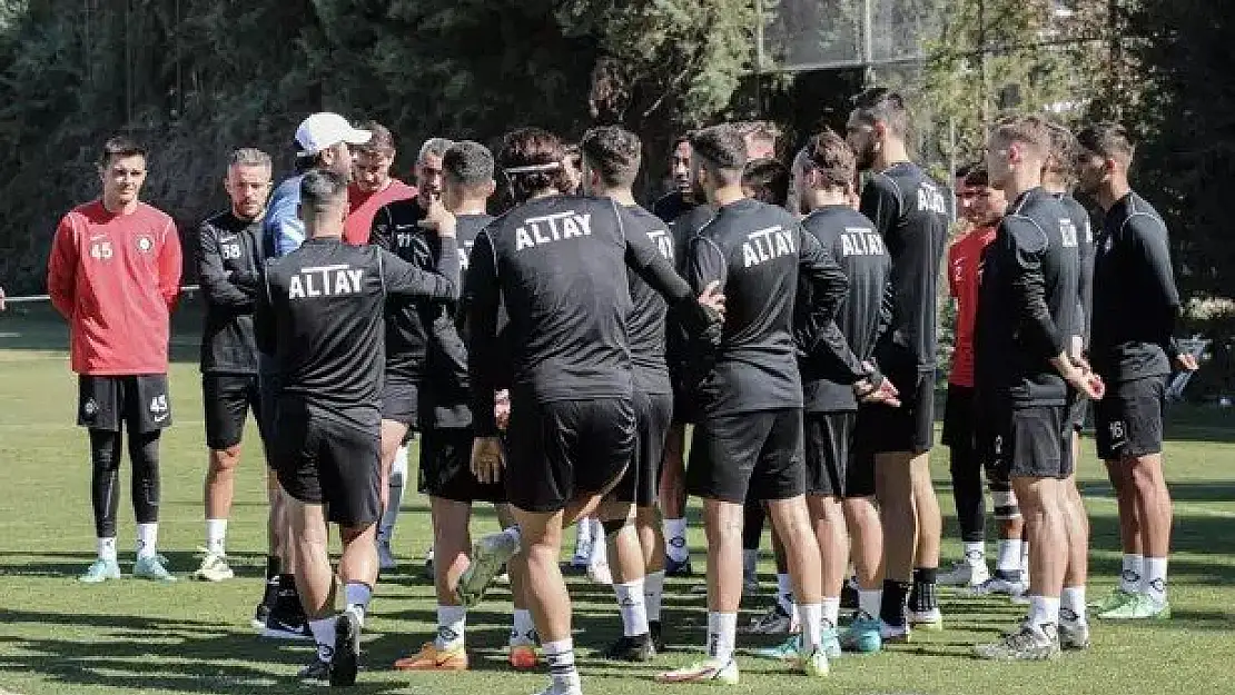 Altay, Transfer Yasağı ve Kadro Kayıplarıyla Yeni Sezona Giriyor