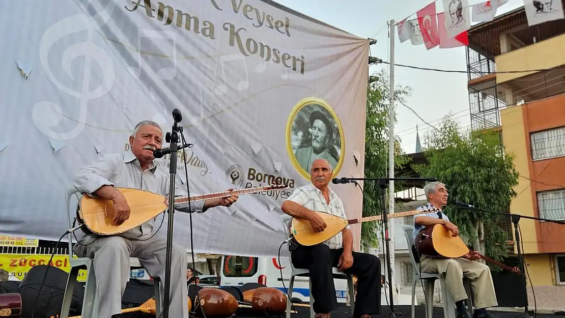 Anadolu'nun büyük değerlerinden Halk Ozanı ve  Şair Aşık Veysel, Bornova'da düzenlenen konserde anıldı.