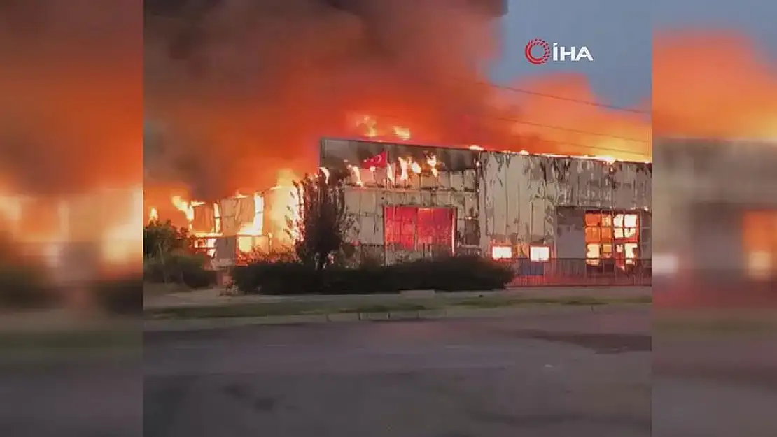 Antalya’da fabrika yandı