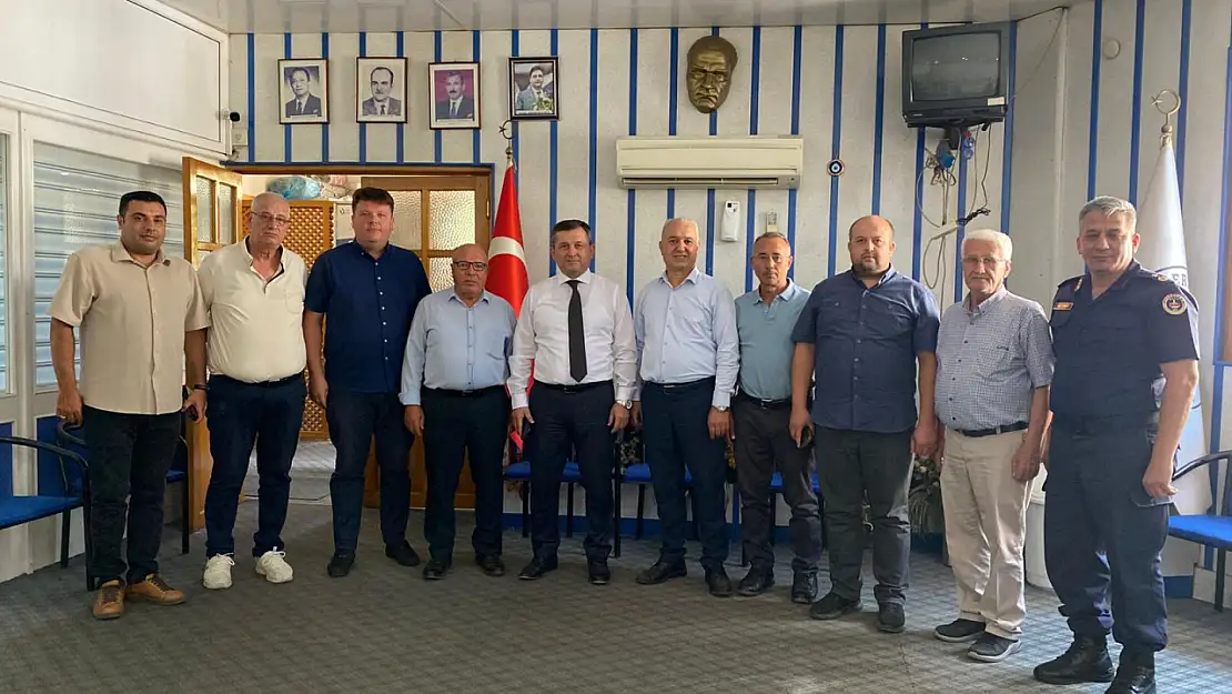 AŞURE BEREKETİ TERZİLER ODASI'NDAN BAŞKAN HÜSEYİN DÖNER'DEN ANLAMLI İKRAM