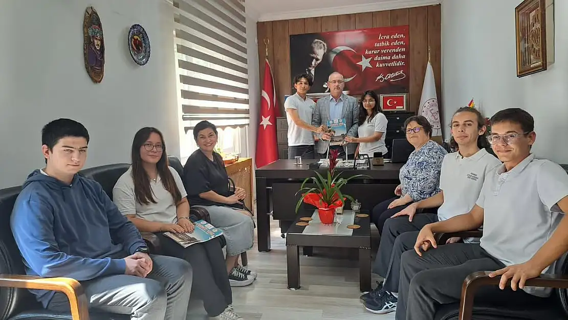 Ayhan Kökmen Fen Lisesi'nden Öğrencilerden İngilizce Dergi: 'Students' Voice'