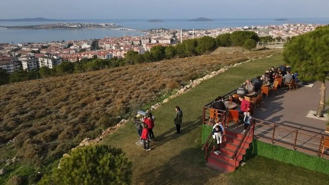 Ayvalık’ın turistik tepesi cayır cayır yandı