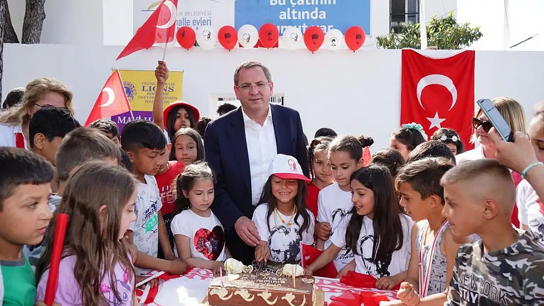 Ayvalık’ta çocuklar ve gençler keyifli bir tatil geçiriyor