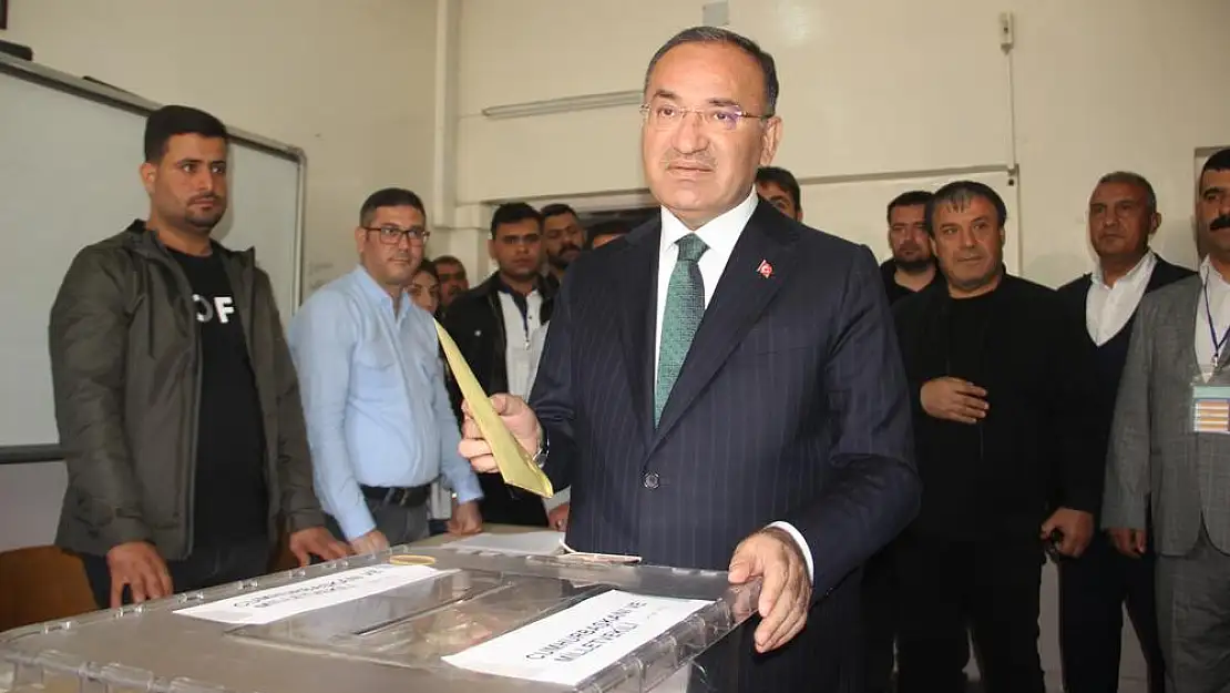 Bakan Bozdağ oyunu kullandı