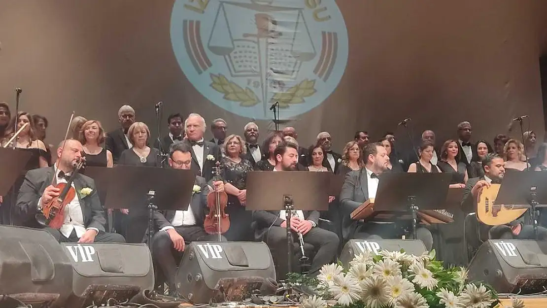 Baro’nun Türk Müziği Korosu 20. yaşını kutladı