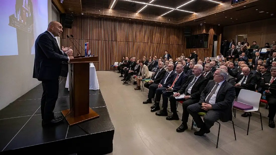 Başkan Soyer EBSO Meclisi’nde İkinci Yüzyılın İktisat Kongresi'ni anlattı: 'Bu kongre ile yüz yıllık Cumhuriyet mirasına sahip çıkıyoruz'
