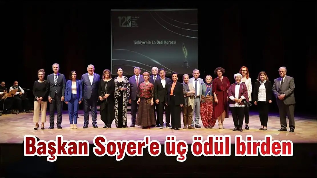 Başkan Soyer'e üç ödül birden