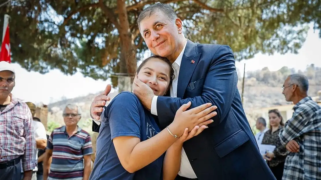 Başkan Tugay'dan Yangın Bölgesine Destek Sözü: 'Yanan Köyler Yıl Sonuna Kadar Su Ücreti Ödemeyecek'