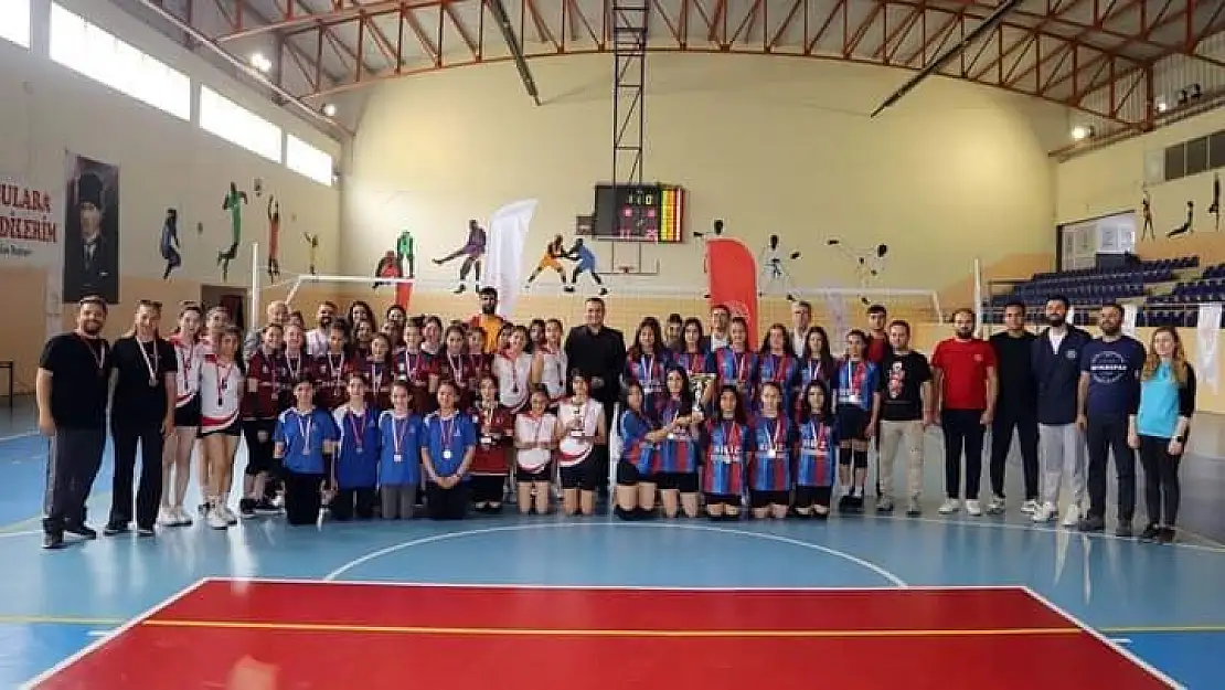 Bayındır 2. Küme Yıldız Kız Voleybol Turnuvası gerçekleşti