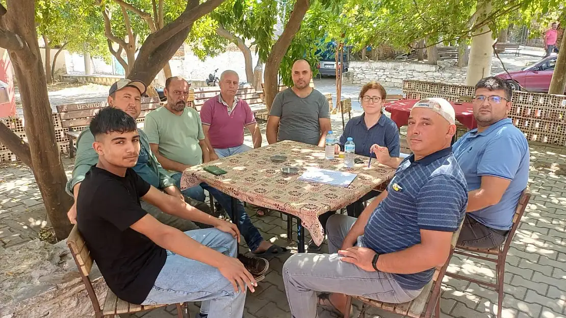 Bayındır'da Cuma Buluşması: Tarım Sayımı ve Hastalıklar Konusunda Üreticiler Bilgilendirildi